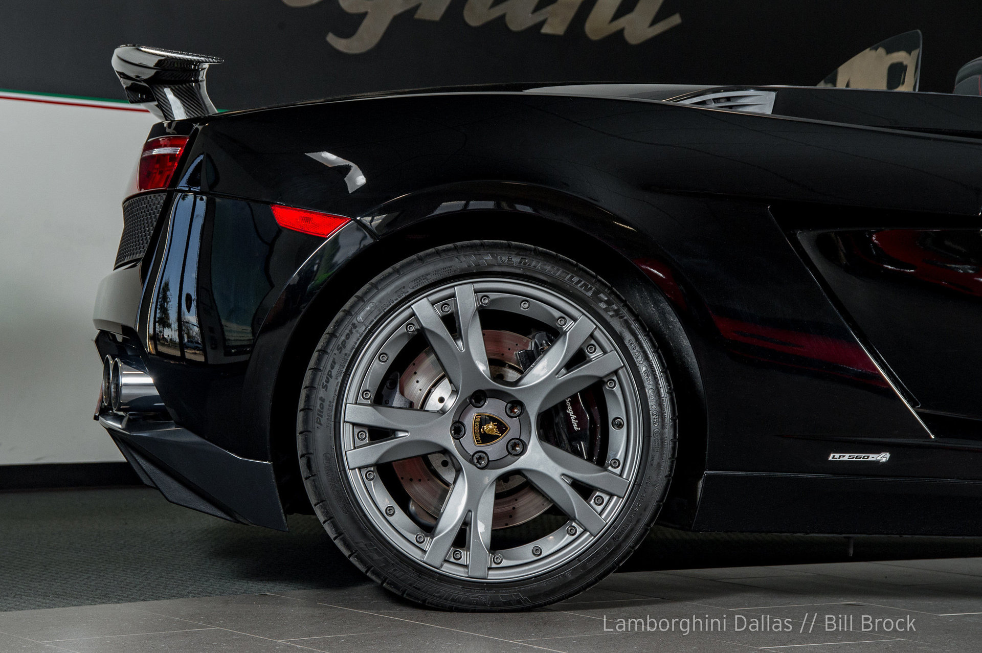 85693d6f085ff_hd_2011-lamborghini-gallardo-560-4-spyder.jpg