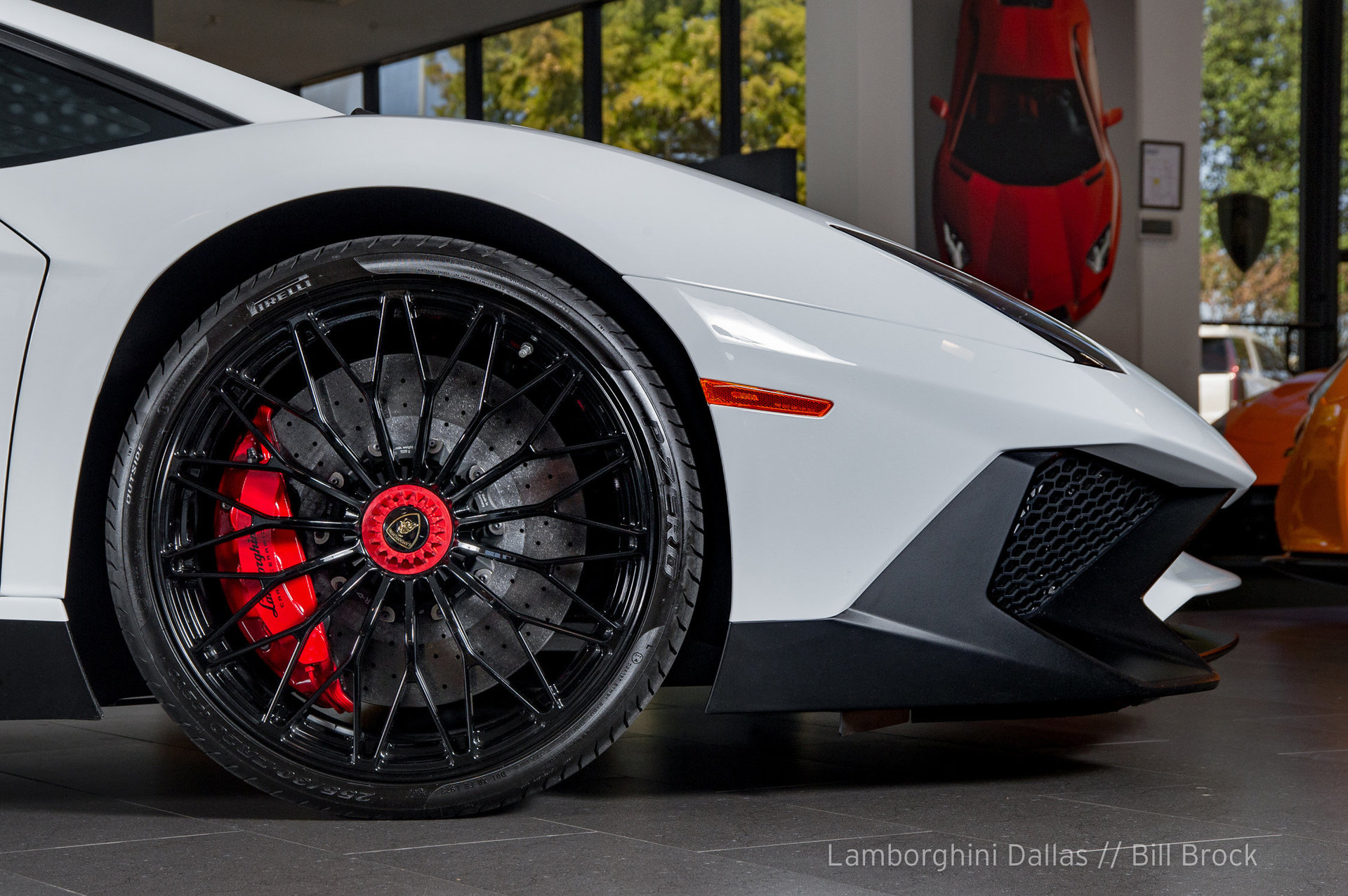 8198577776bd1_hd_2016-lamborghini-aventador-sv.jpg