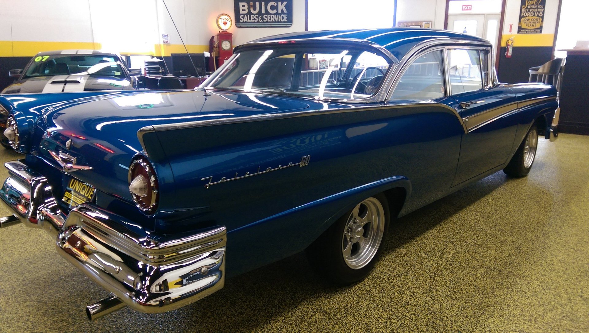 1957-ford-fairlane-unique-specialty-classics