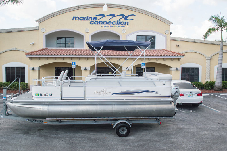 Used 2005 Sun Chaser 820 Fish RE Pontoon boat for sale in West Palm Beach, FL