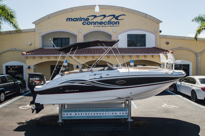 New 2015 Hurricane SunDeck Sport SS 220 OB boat for sale in West Palm Beach, FL