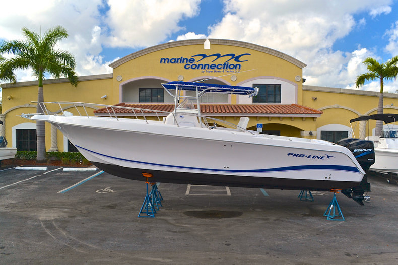 Used 2004 ProLine 30 Sport Center Console boat for sale in West Palm