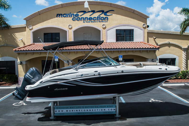 New 2015 Hurricane SunDeck SD 2400 OB boat for sale in West Palm Beach, FL