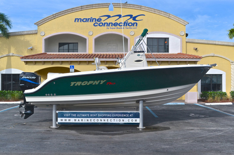 Used 2002 Trophy 2103 Center Console boat for sale in West Palm Beach