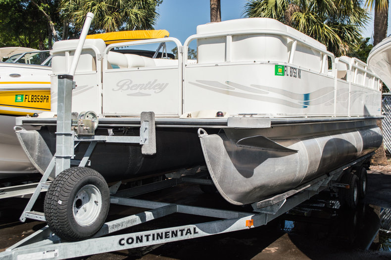 Used 2009 Bentley 220 Cruise boat for sale in West Palm Beach, FL