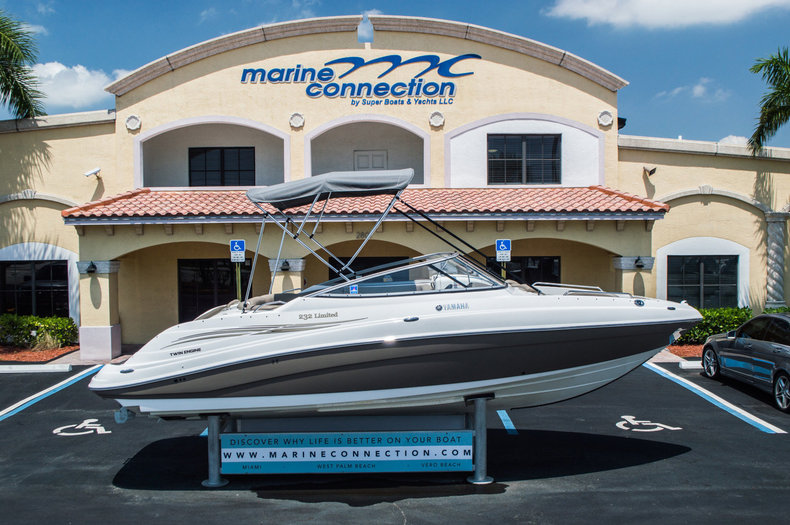 Used 2008 Yamaha 232 limited boat for sale in West Palm Beach, FL