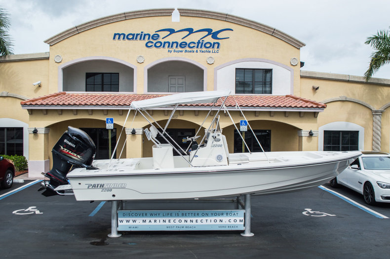 Used 2012 Pathfinder 2200 TRS Bay Boat boat for sale in West Palm Beach, FL