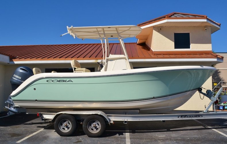 New 2016 Cobia 217 Center Console boat for sale in Vero Beach, FL