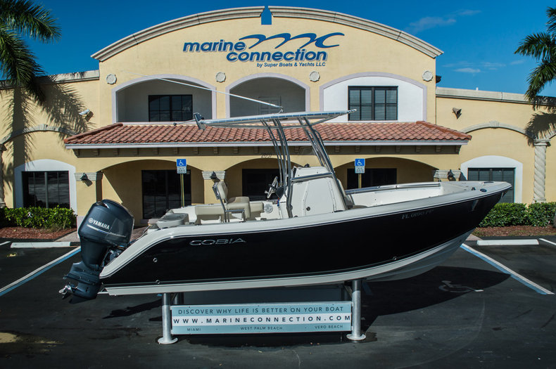 Used 2014 Cobia 217 Center Console boat for sale in West Palm Beach, FL