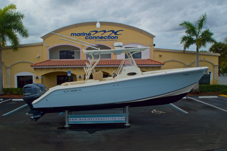 Used 2013 Cobia 296 Center Console boat for sale in West Palm Beach, FL