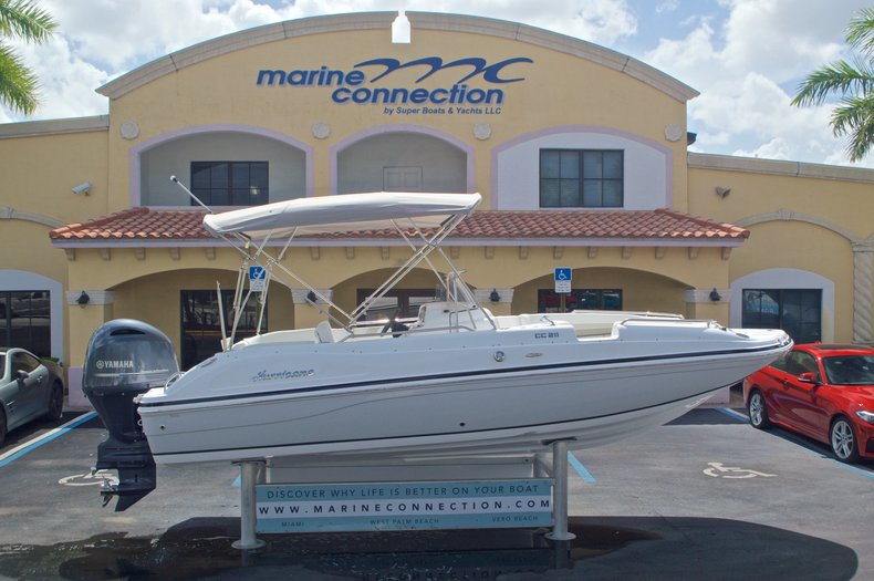 New 2016 Hurricane SunDeck Sport SS 211 OB boat for sale in West Palm Beach, FL