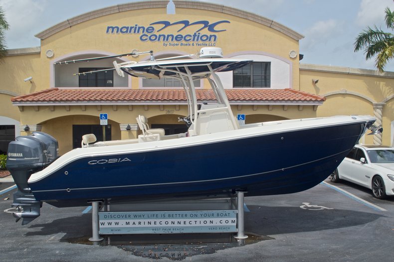 Used 2014 Cobia 237 Center Console boat for sale in West Palm Beach, FL
