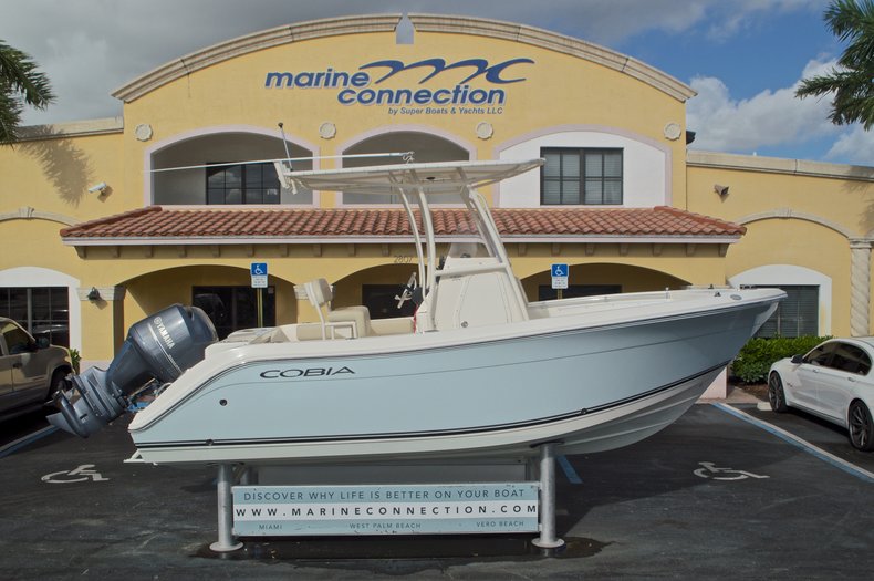 Used 2015 Cobia 201 Center Console boat for sale in West Palm Beach, FL