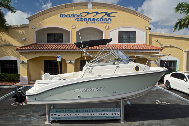 Used 2005 Trophy 1952 WAC Walk Around boat for sale in West Palm Beach, FL