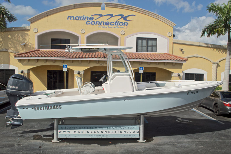 Used 2014 Everglades 243 Center Console boat for sale in West Palm Beach, FL