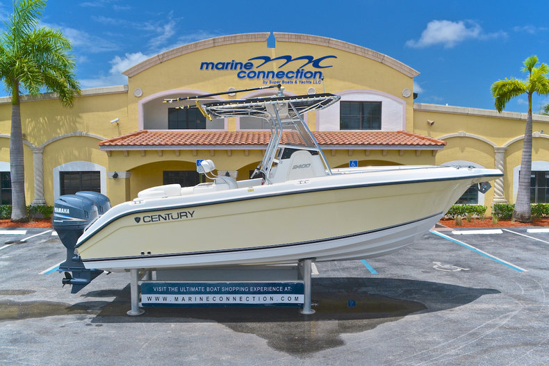 Used 2006 Century 2400 Center Console boat for sale in West Palm Beach, FL