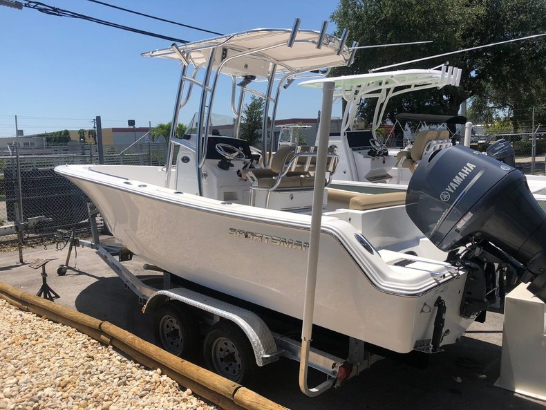 Used 2015 Sportsman Open 212 Center Console boat for sale in Miami, FL