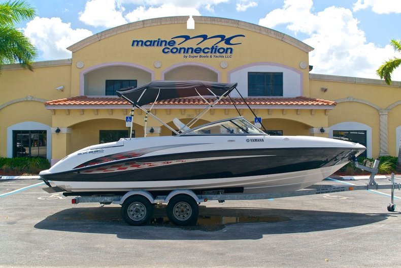 Used 2005 Yamaha SX 230 Twin Engine boat for sale in West Palm Beach, FL