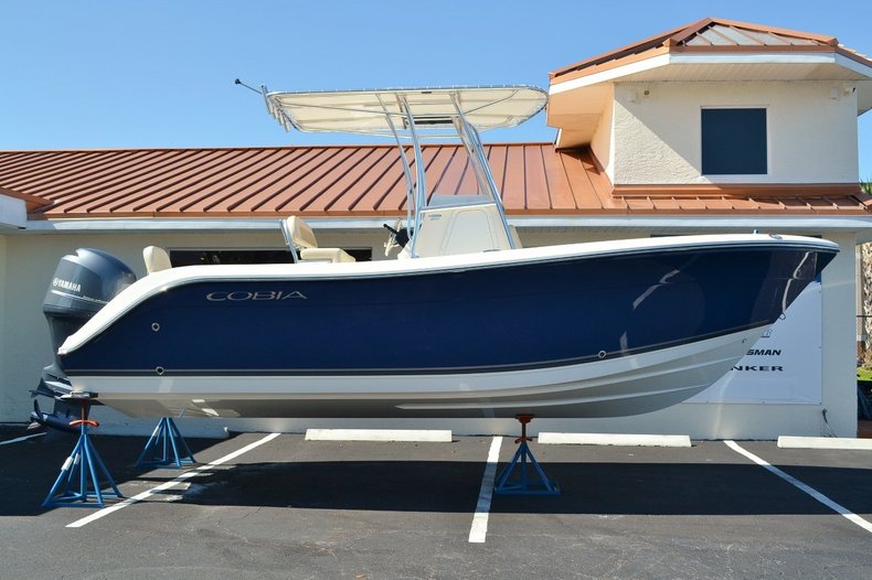 New 2014 Cobia 217 Center Console boat for sale in Vero Beach, FL