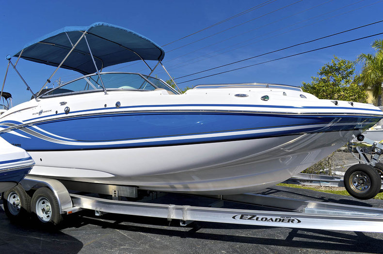 New 2014 Hurricane SunDeck SD 2400 OB boat for sale in Miami, FL