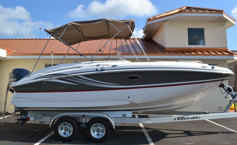 New 2014 Hurricane SunDeck Sport SS 220 OB boat for sale in Miami, FL
