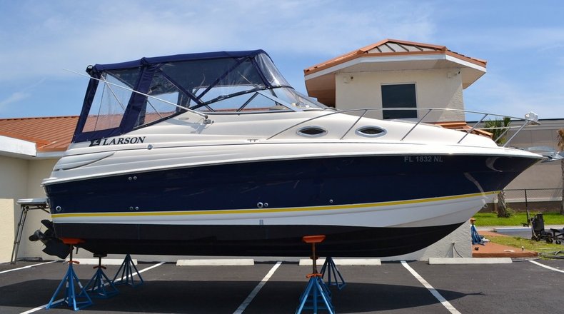 Used 2006 Larson 240 Cabrio boat for sale in Vero Beach, FL