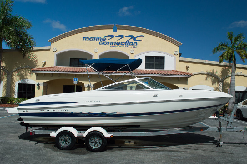 Used 2005 Maxum 2200SR3 boat for sale in West Palm Beach, FL
