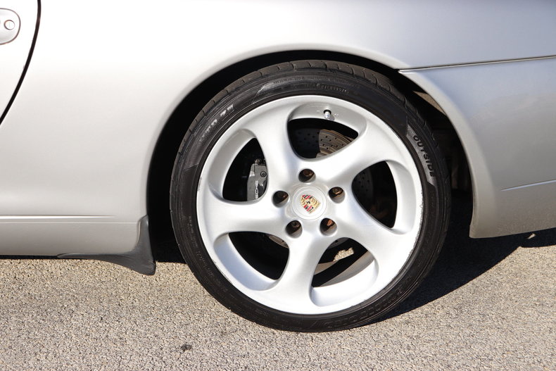 47461bbf3a360 low res 2000 porsche 911