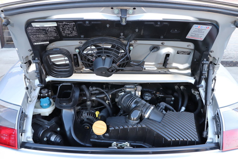 475129b2f6804 low res 2000 porsche 911
