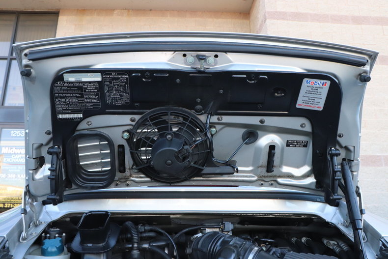 47515dc0be5e7 low res 2000 porsche 911