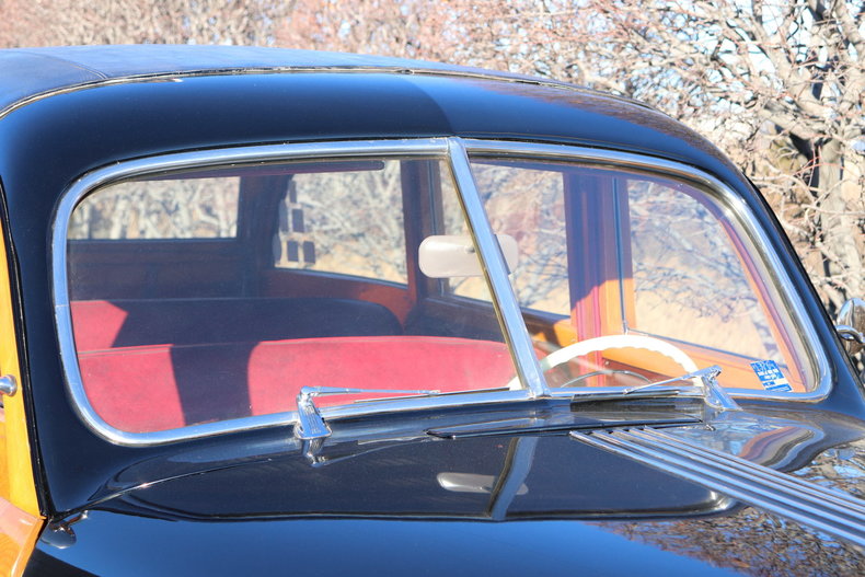 4809287833f90 low res 1948 pontiac silverstreak
