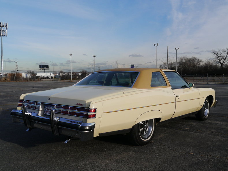 48457f709f287 low res 1976 pontiac bonneville brougham