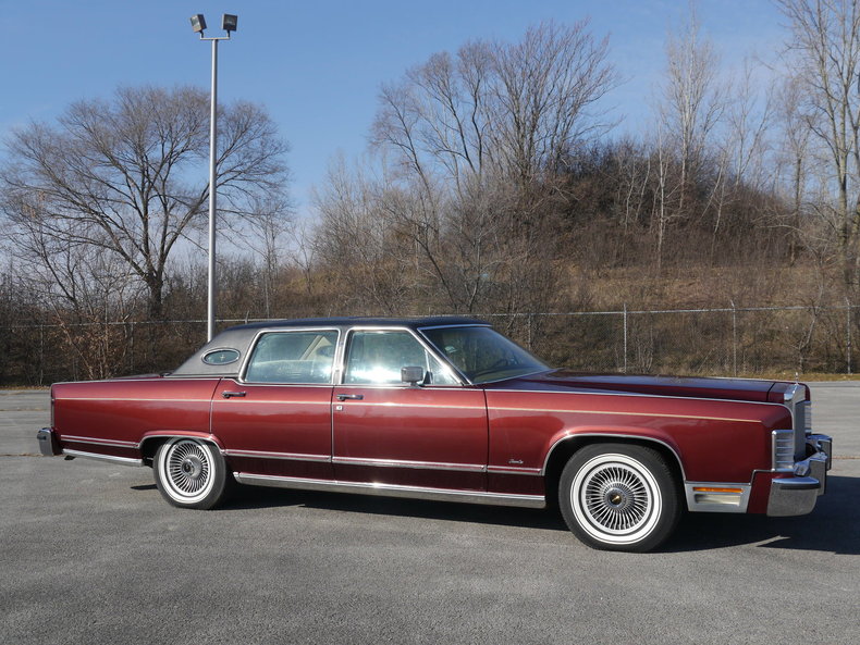 48915a16ad94e low res 1979 lincoln town car