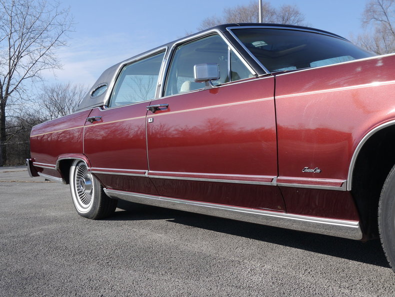 48921c23389a2 low res 1979 lincoln town car