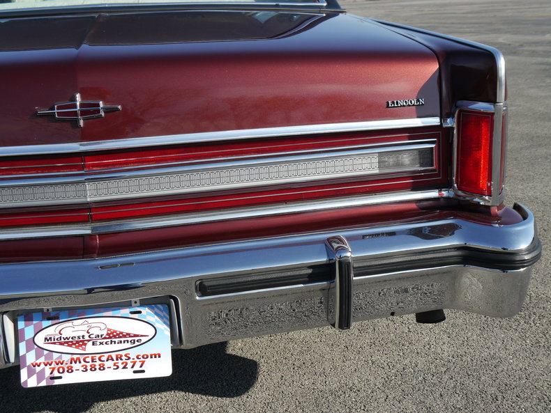 4895544f049f3 low res 1979 lincoln town car