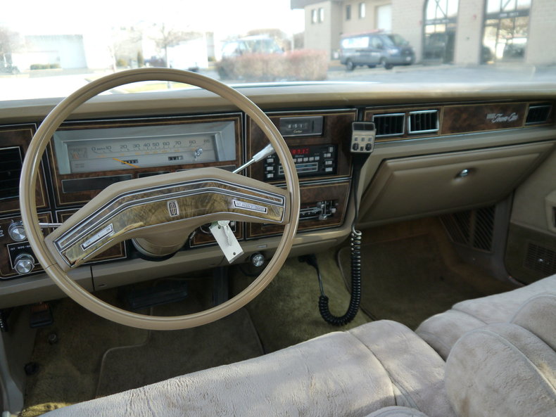 489614a38a53b low res 1979 lincoln town car
