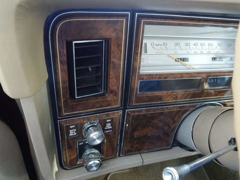 48972dcaa6283 low res 1979 lincoln town car