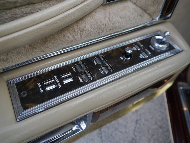 48984af2887c7 low res 1979 lincoln town car