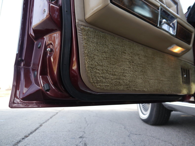 48986a8903a53 low res 1979 lincoln town car