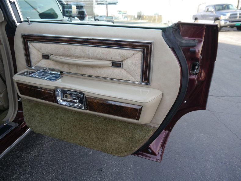 489959f71cd67 low res 1979 lincoln town car