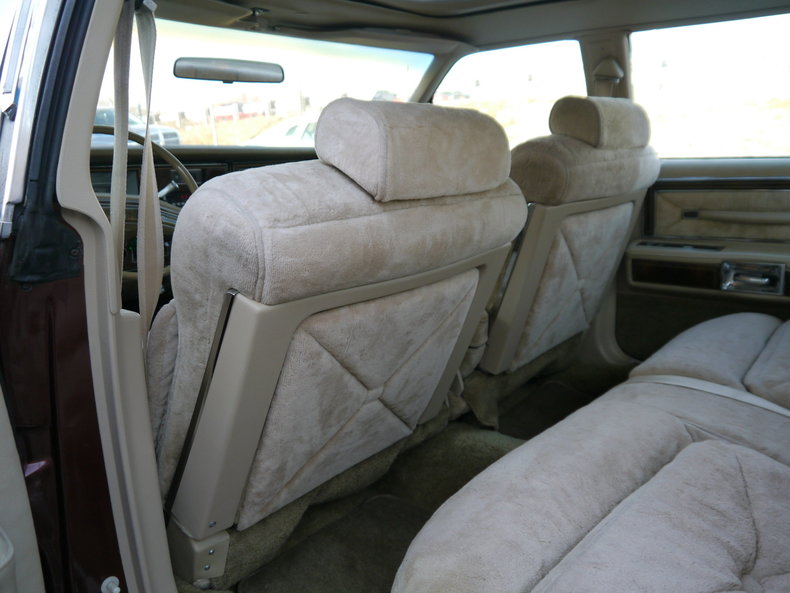 490025267b485 low res 1979 lincoln town car