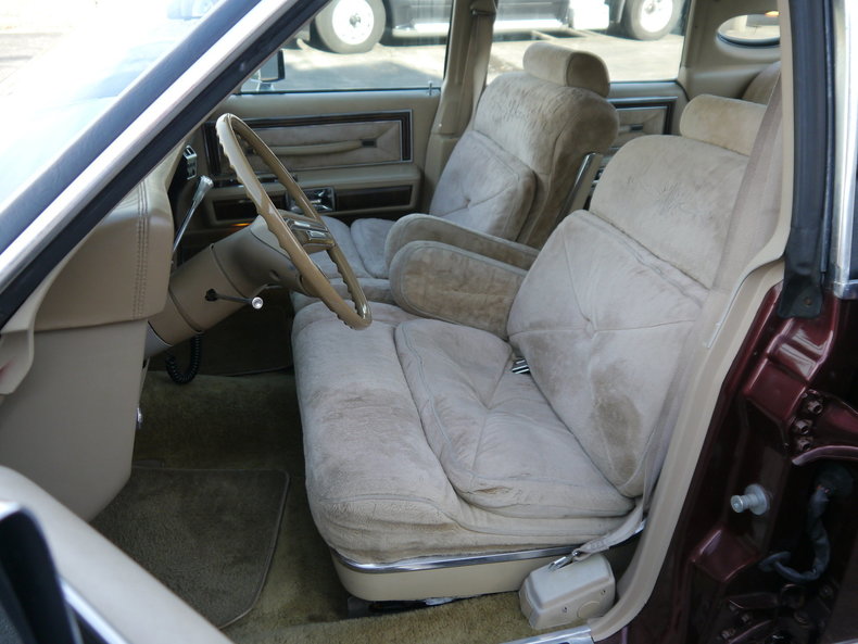 49003bb65bc5f low res 1979 lincoln town car