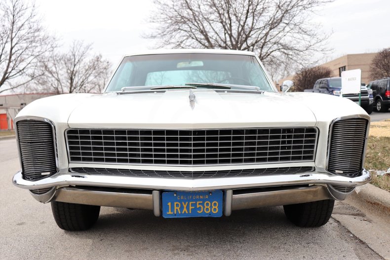 507624784abb5 low res 1965 buick riviera