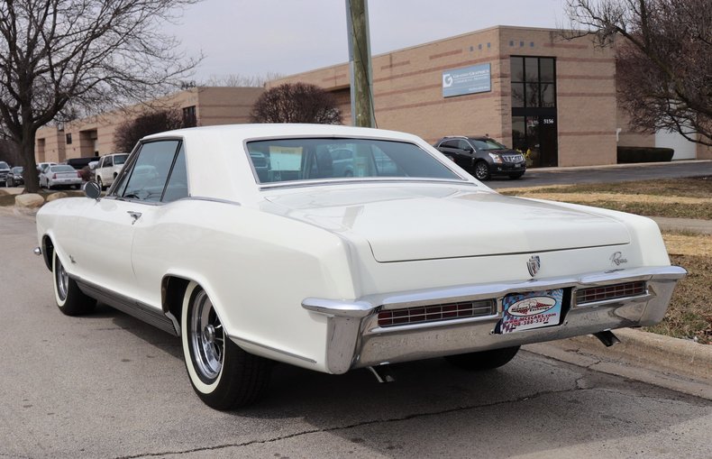 5077980e9c307 low res 1965 buick riviera