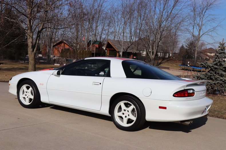 4988705ef7e89 low res 1997 chevrolet camaro z28