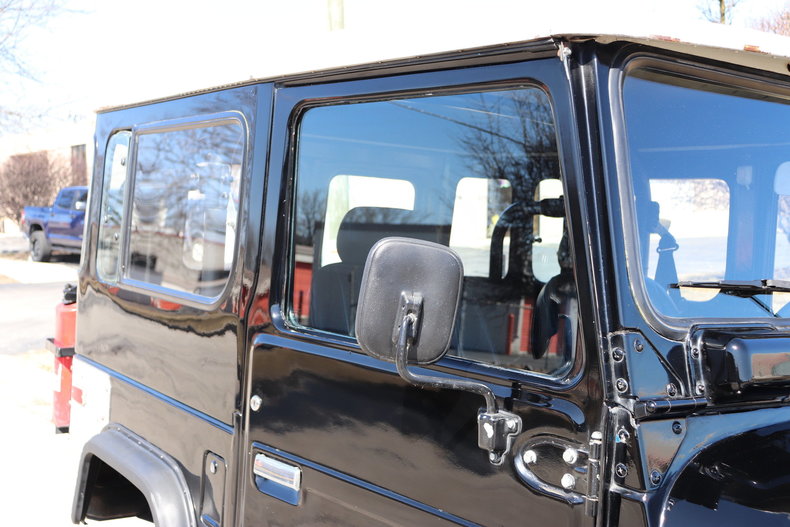 50559a9bf2697 low res 1977 toyota land cruiser