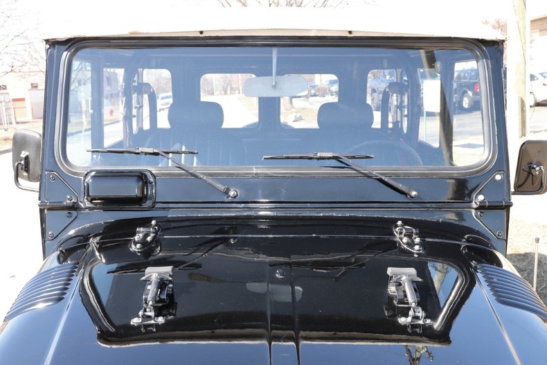 505699200a6c6 low res 1977 toyota land cruiser