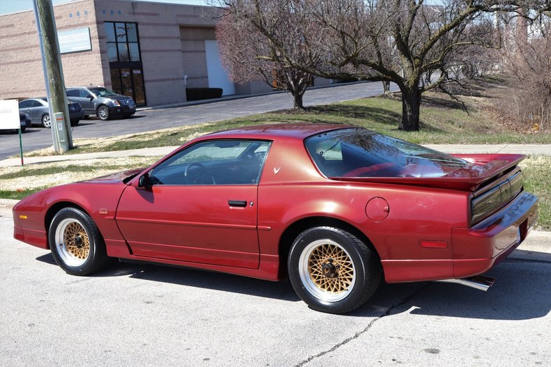 5137400b10942 low res 1987 pontiac trans am gta