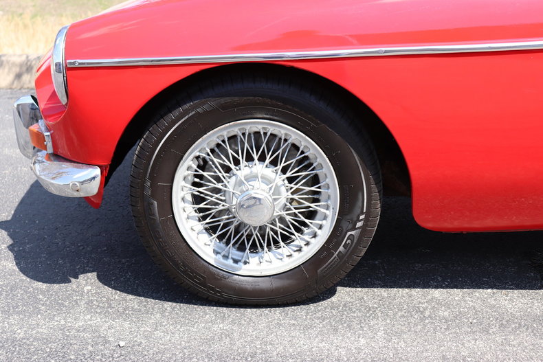 51757ac3d4343 low res 1969 mg mgb