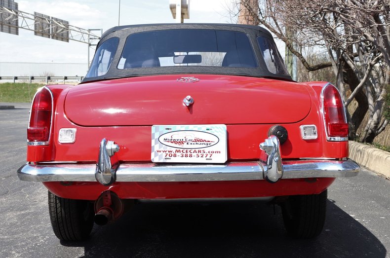 5176446919f41 low res 1969 mg mgb